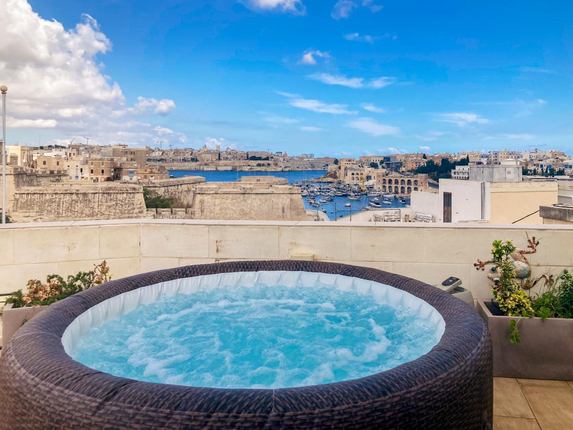 Valletta And Grand Harbour Lookout Kalkara Esterno foto