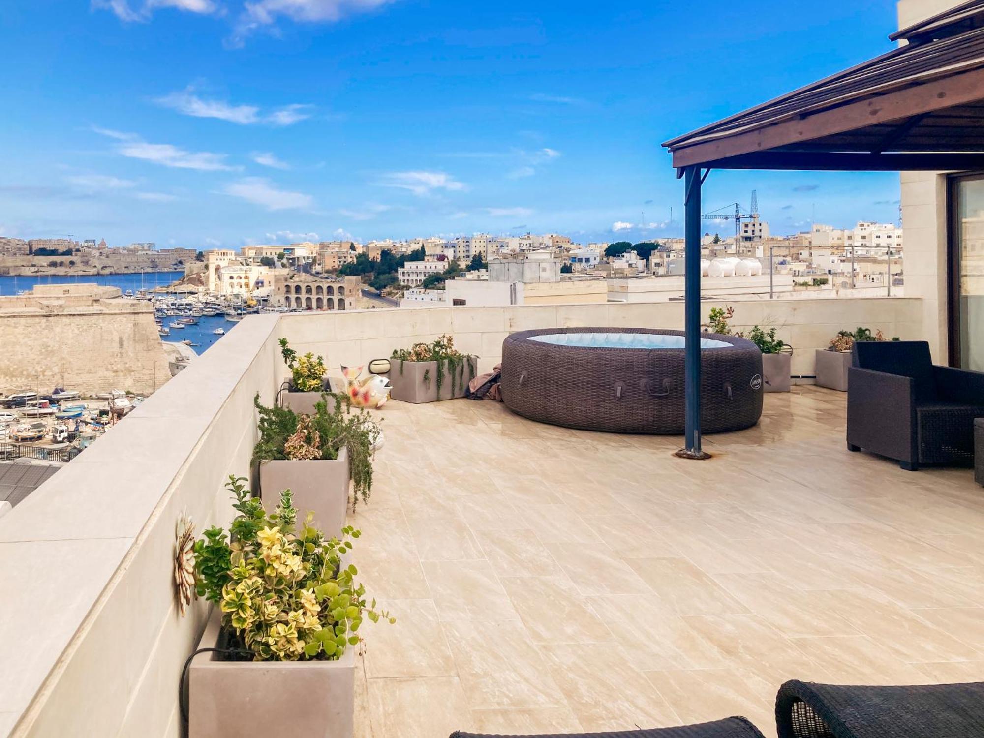 Valletta And Grand Harbour Lookout Kalkara Esterno foto