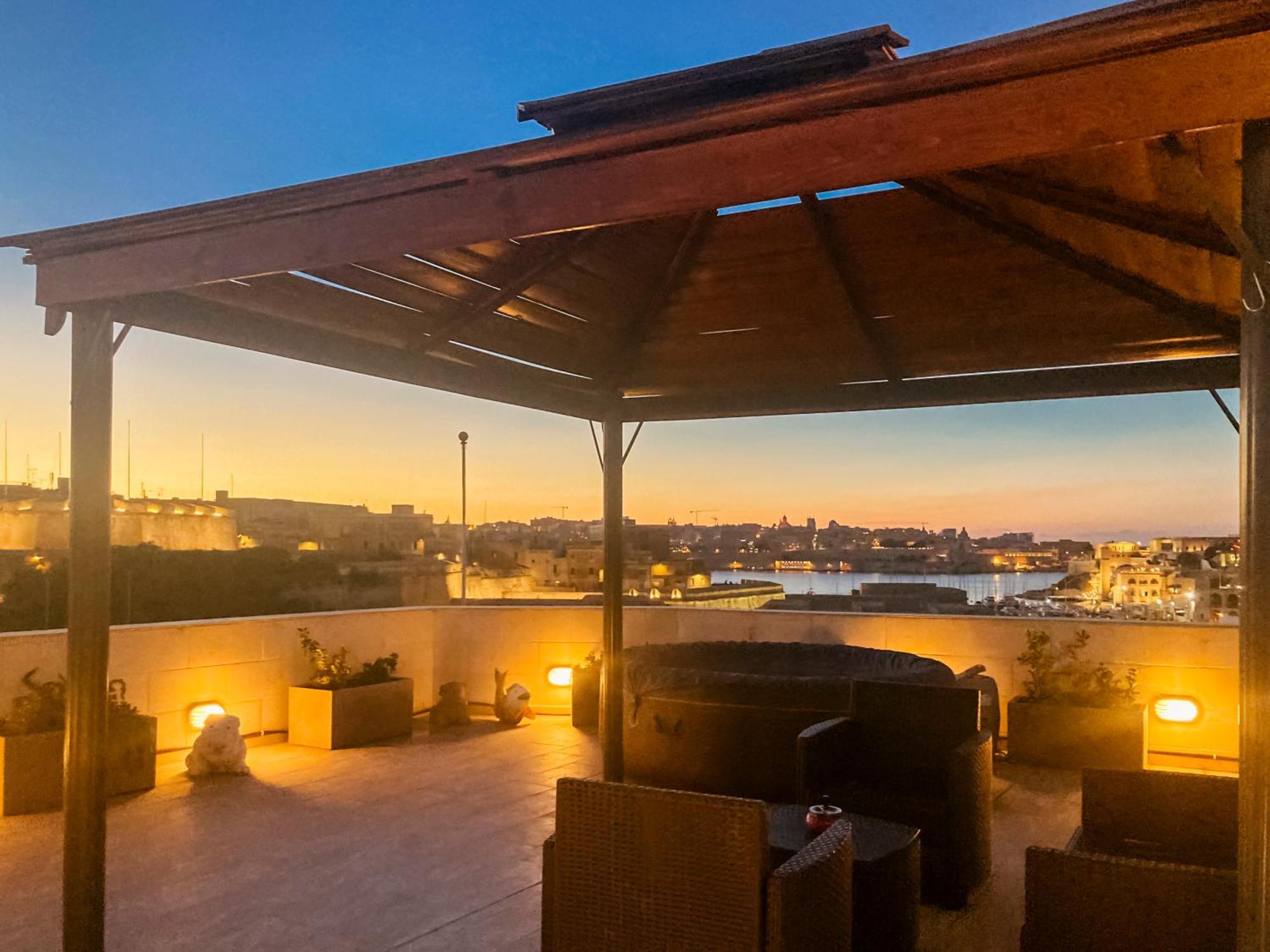 Valletta And Grand Harbour Lookout Kalkara Esterno foto